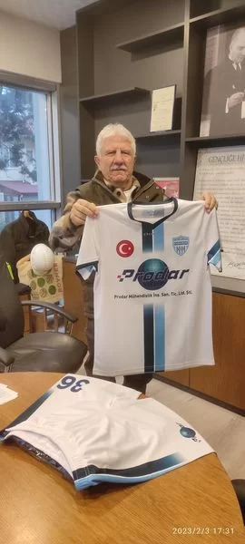 GÖKSPOR GENÇLERİNE FORMA SPONSORU OLDU